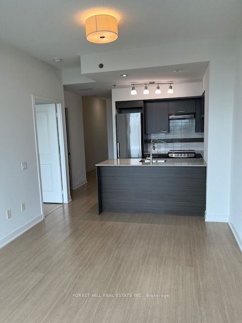320 Tweedsmuir Avenue, #1501