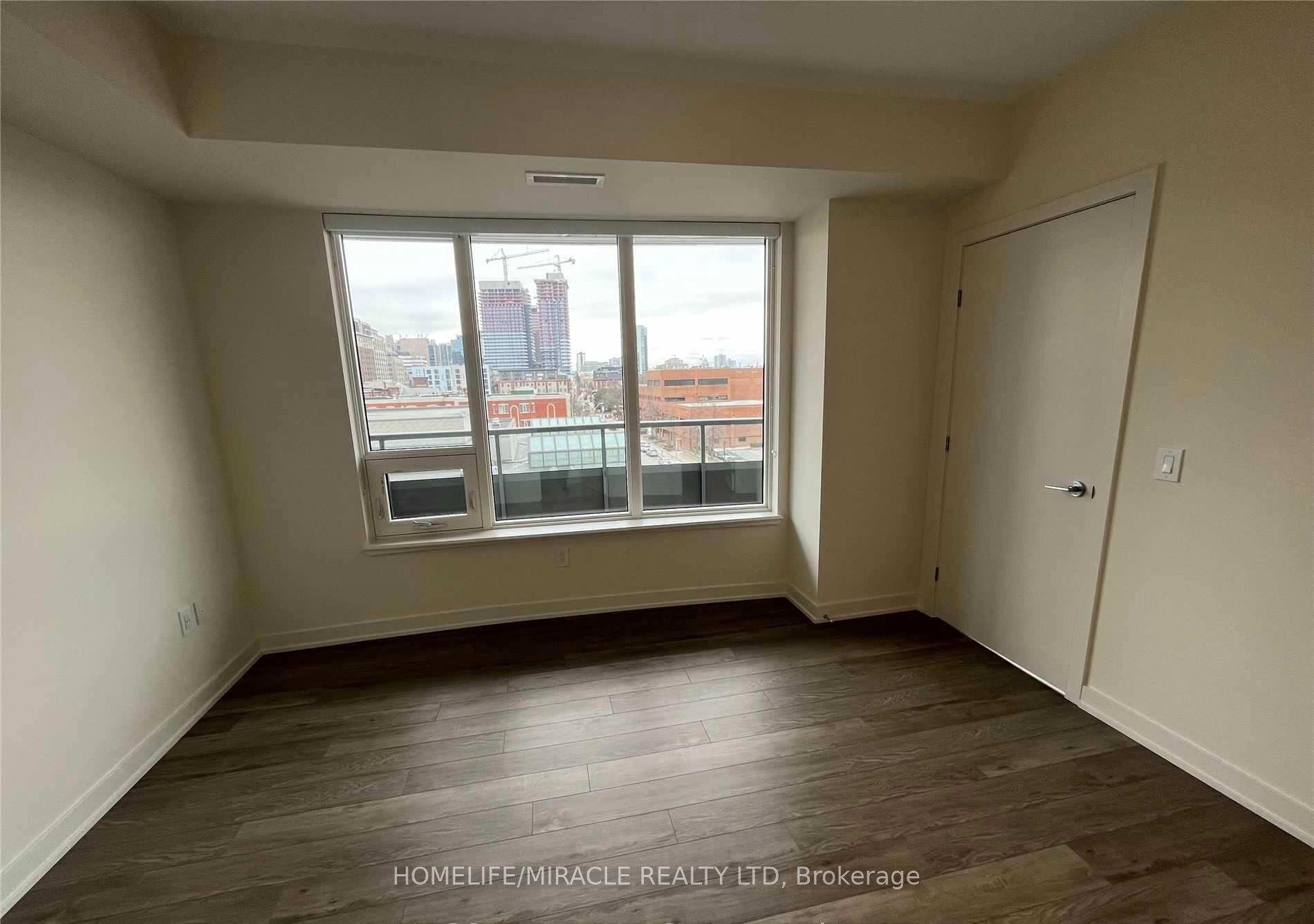 3 Bedrooms Condo at 212 King William, Hamilton For sale