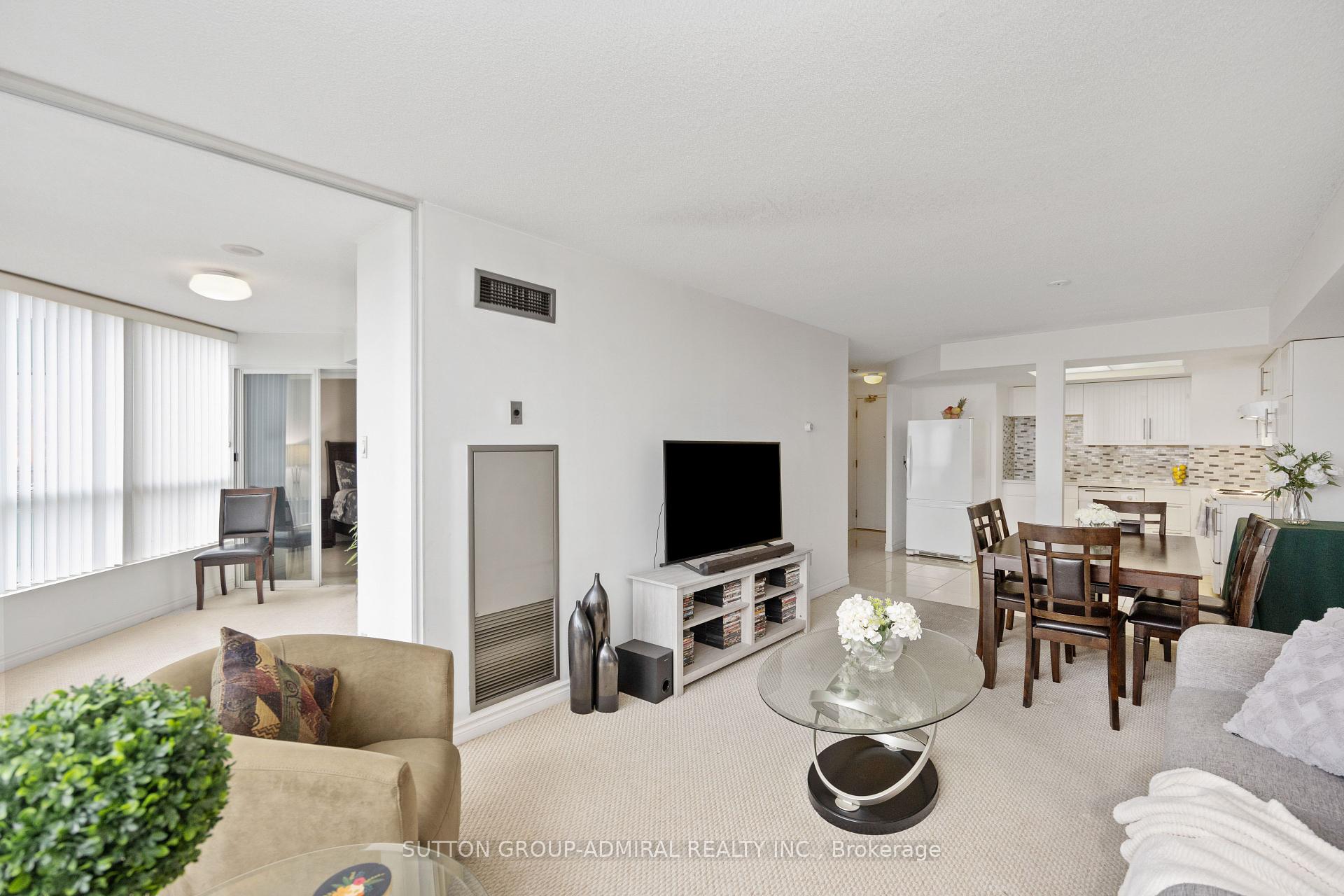 3 Bedrooms Condo at 4460 Tucana, Mississauga For sale