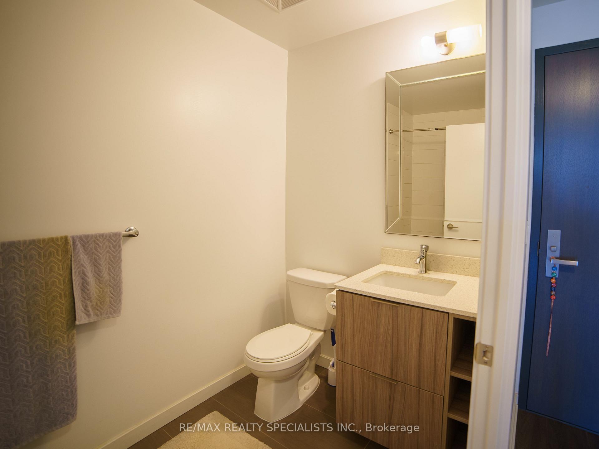 2 Bedrooms Condo at 50 Forest Manor, Toronto For sale
