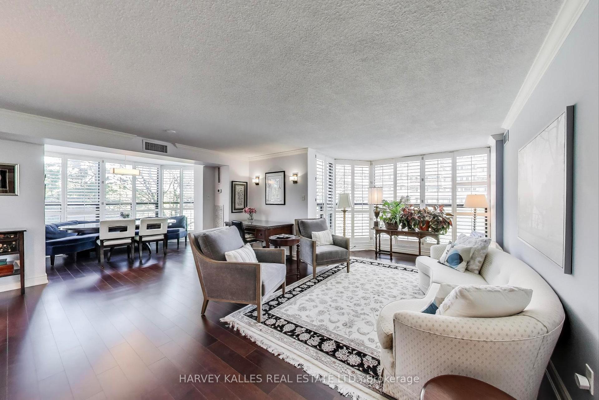 2 Bedrooms Condo at 33 Elmhurst, Toronto For sale