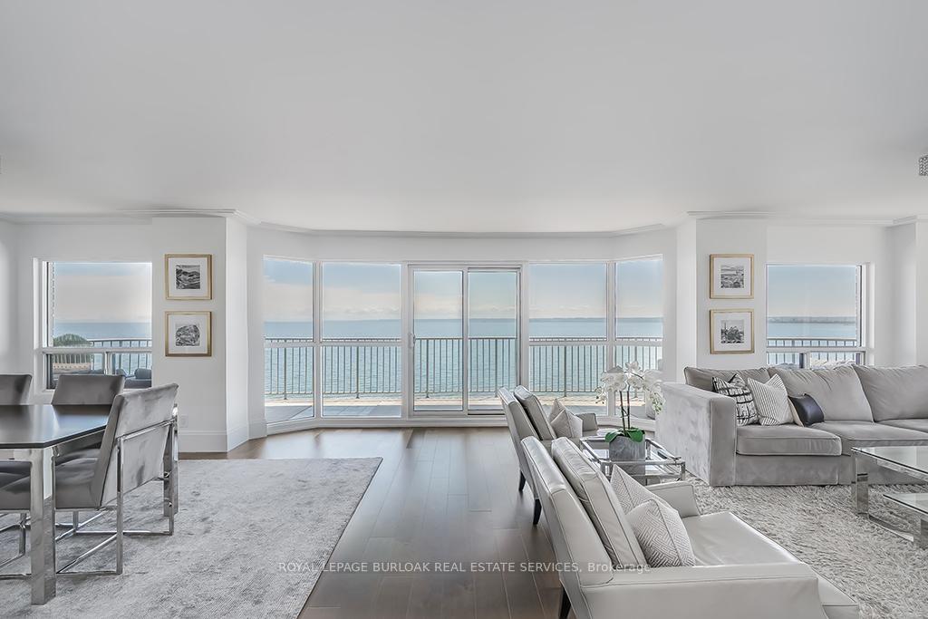 2 Bedrooms Condo at 2190 Lakeshore, Burlington For sale