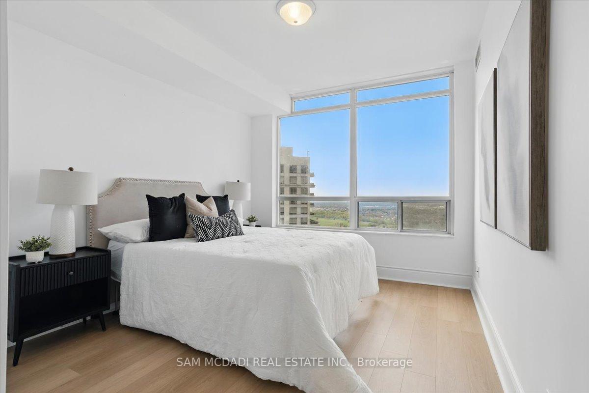 3 Bedrooms Condo at 3888 Duke Of York, Mississauga For sale