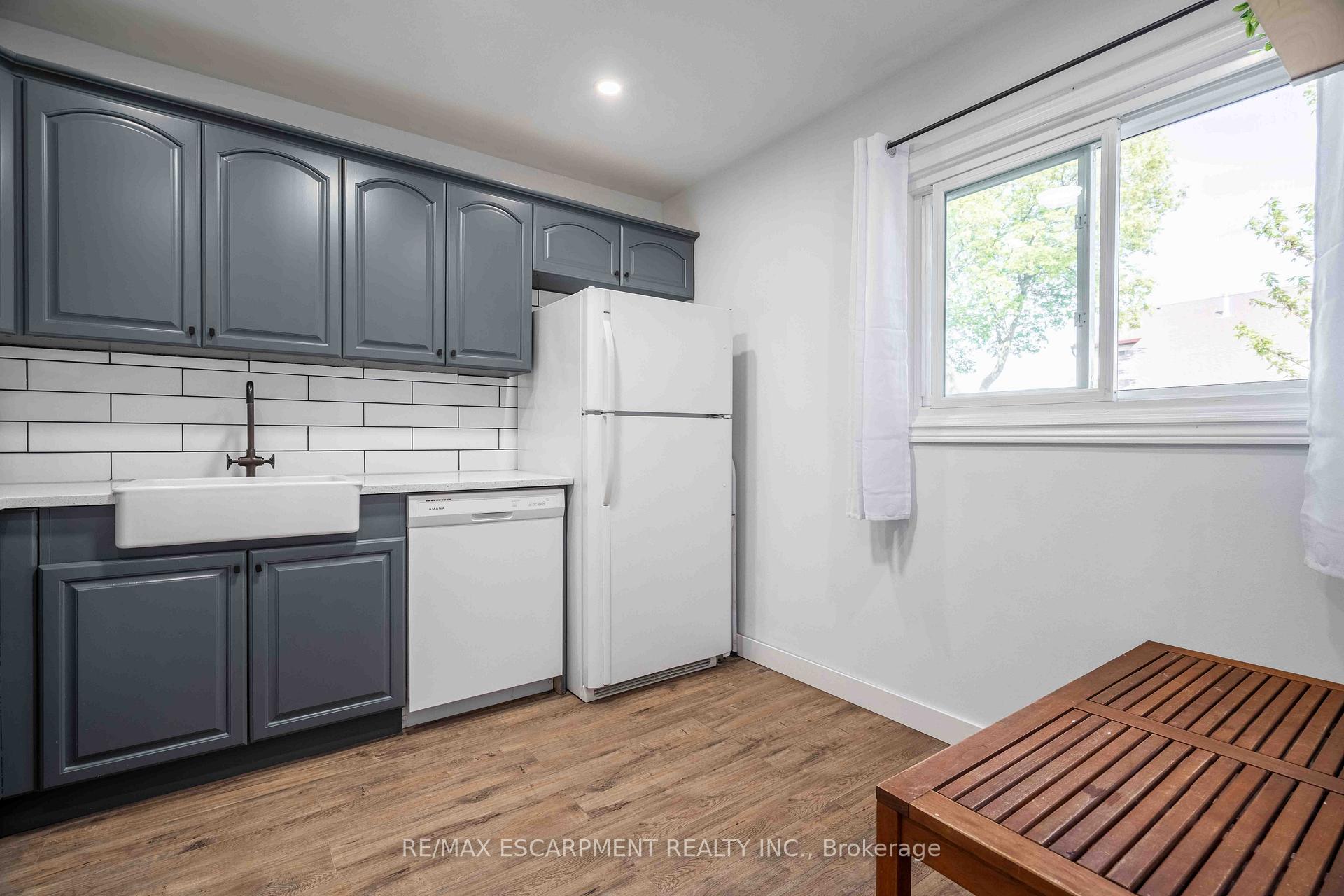 3 Bedrooms Condo at 1190 Upper Ottawa, Hamilton For sale