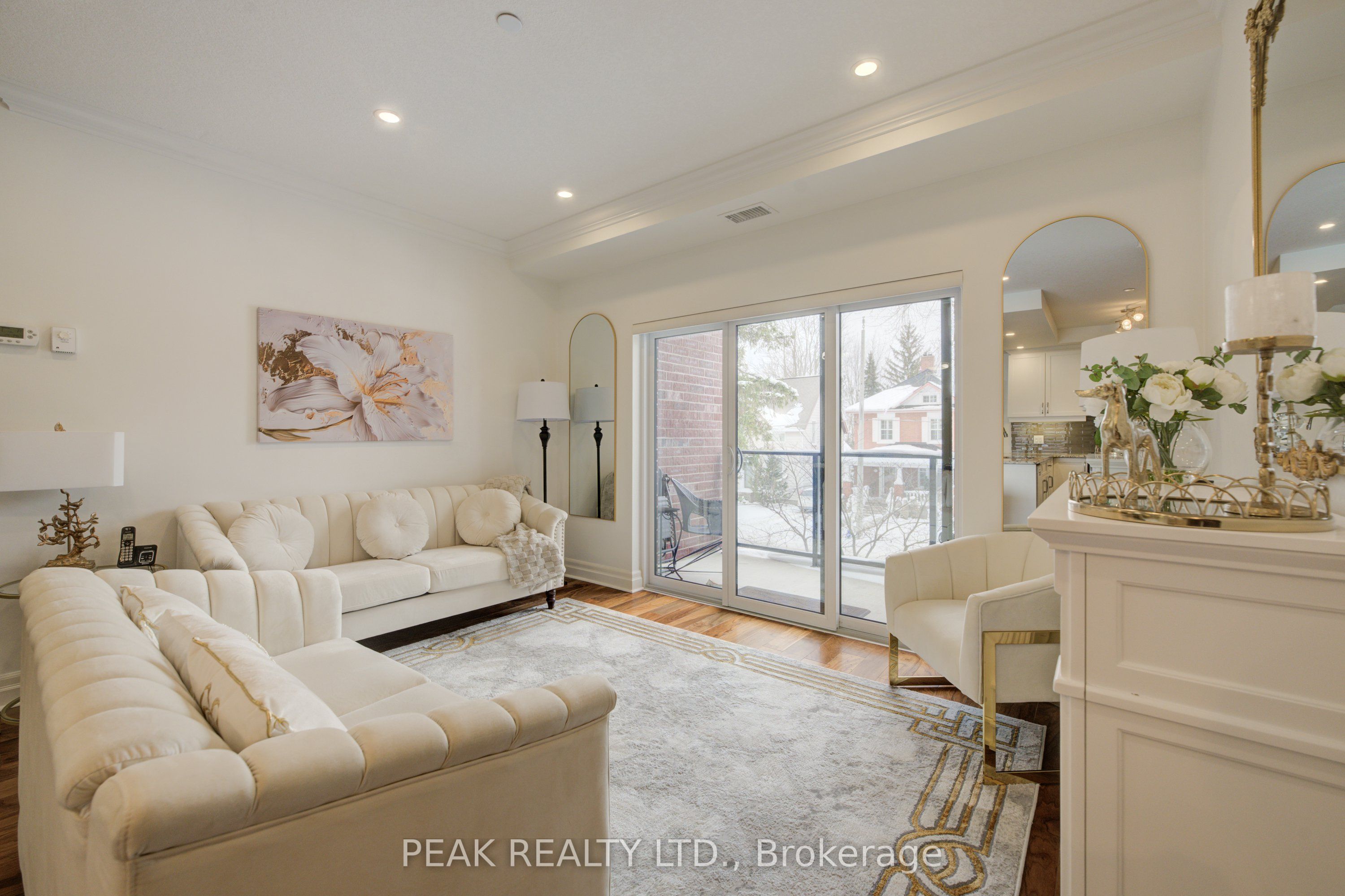 255 John Street N, #213