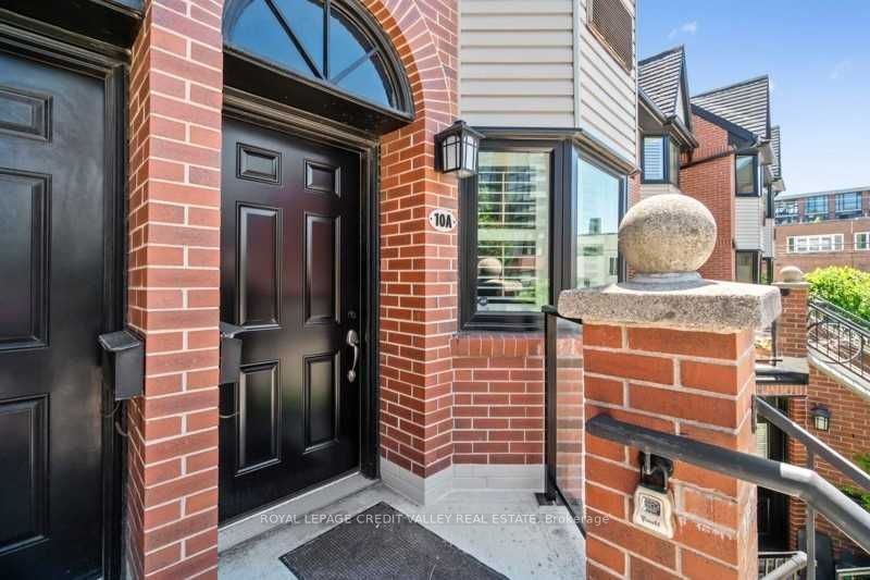 570 Wellington