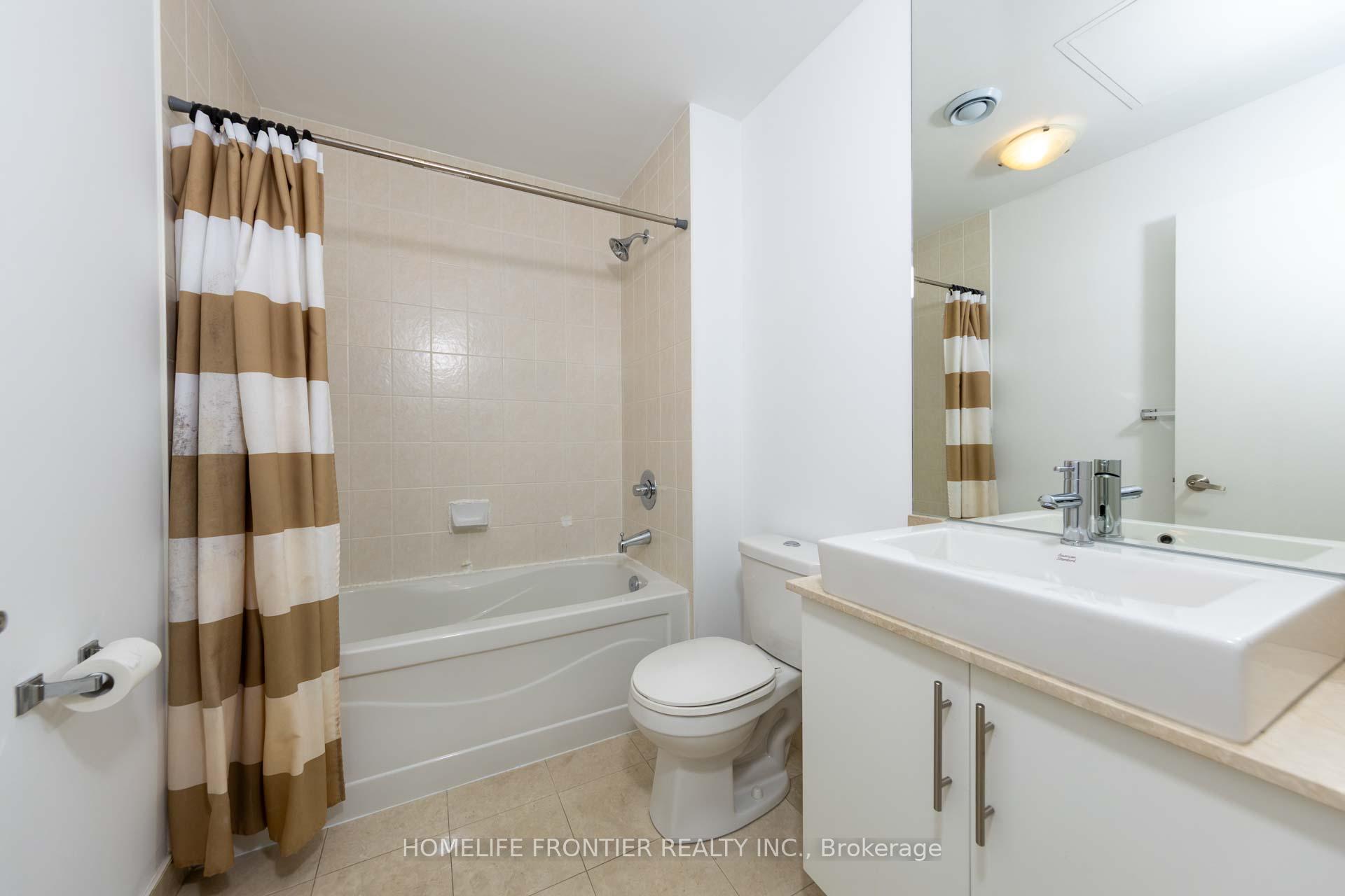 2 Bedrooms Condo at 65 Bremner, Toronto For sale