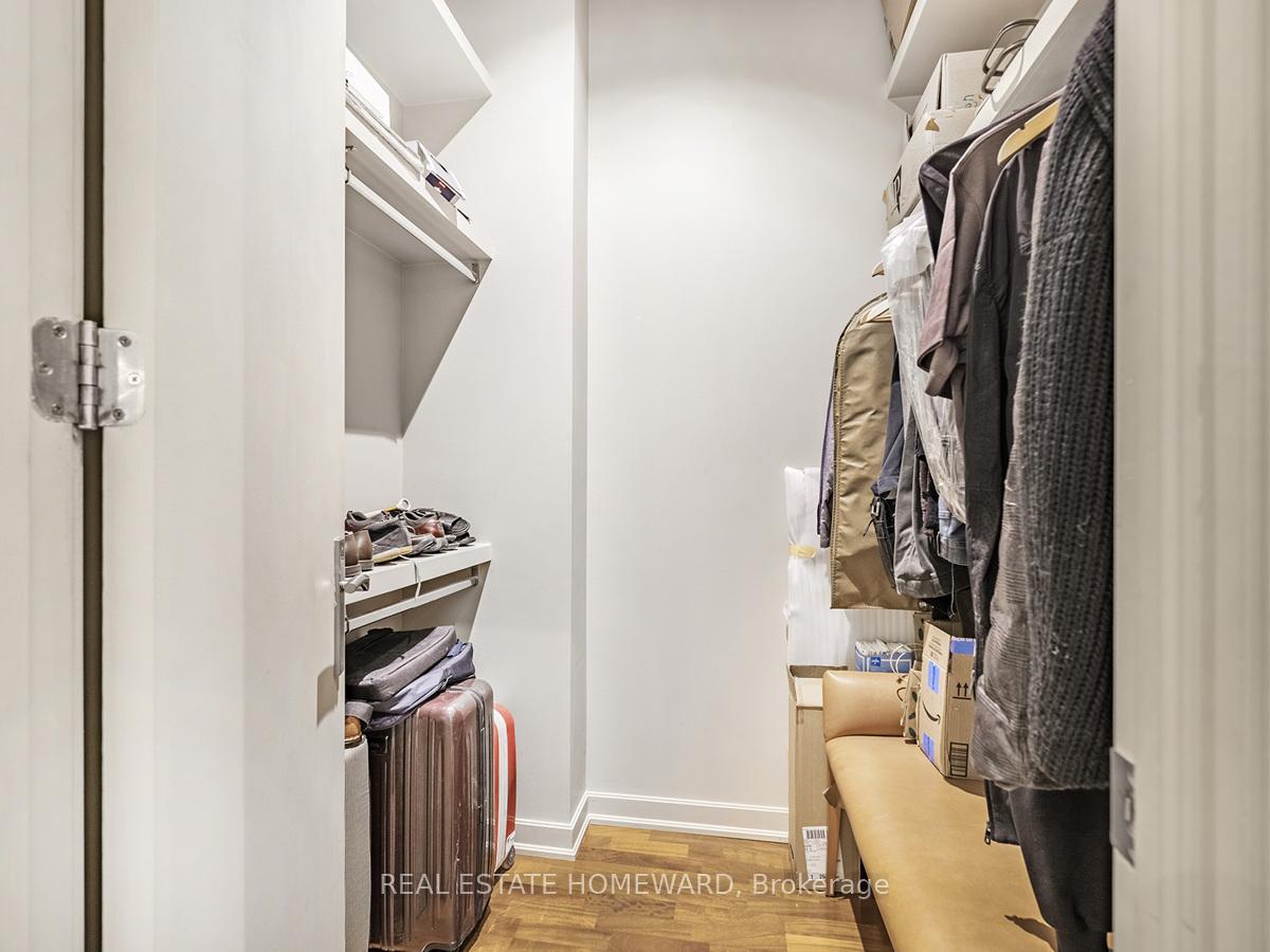 2 Bedrooms Condo at 48 St Clair, Toronto For sale