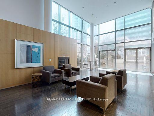 2 Bedrooms Condo at 225 Webb, Mississauga For sale