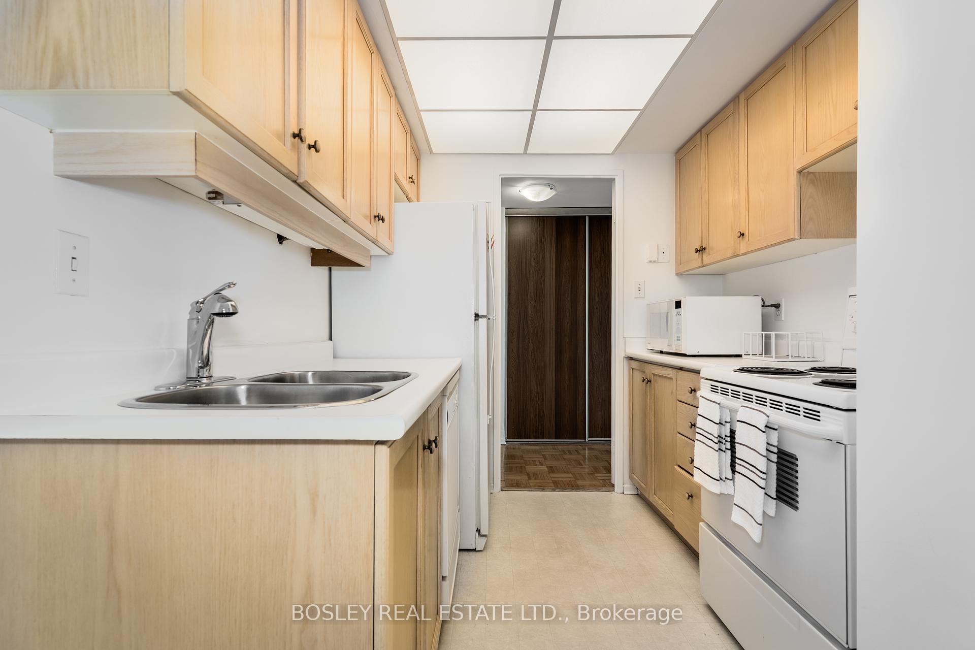 1 Bedroom Condo at 1333 Bloor, Mississauga For sale