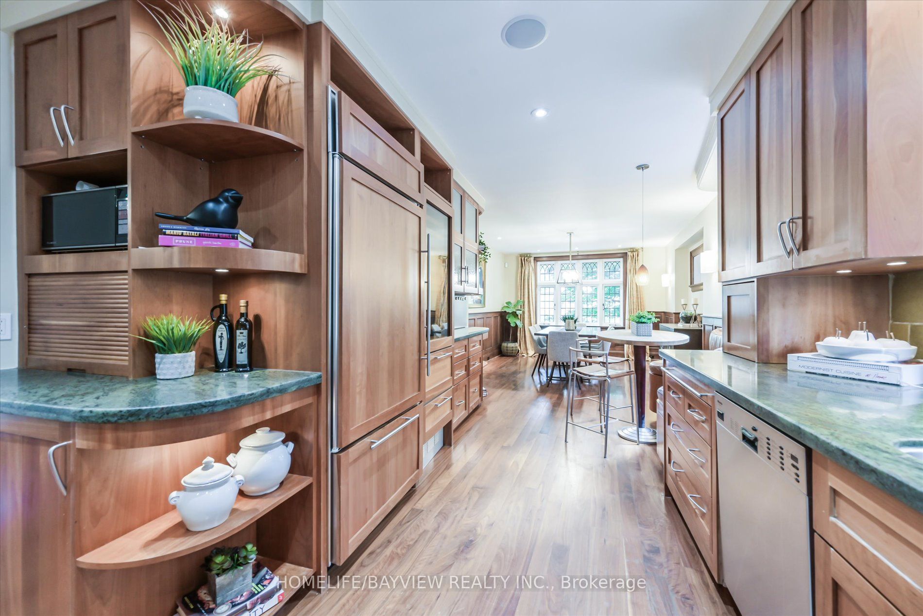 262 Lytton Boulevard