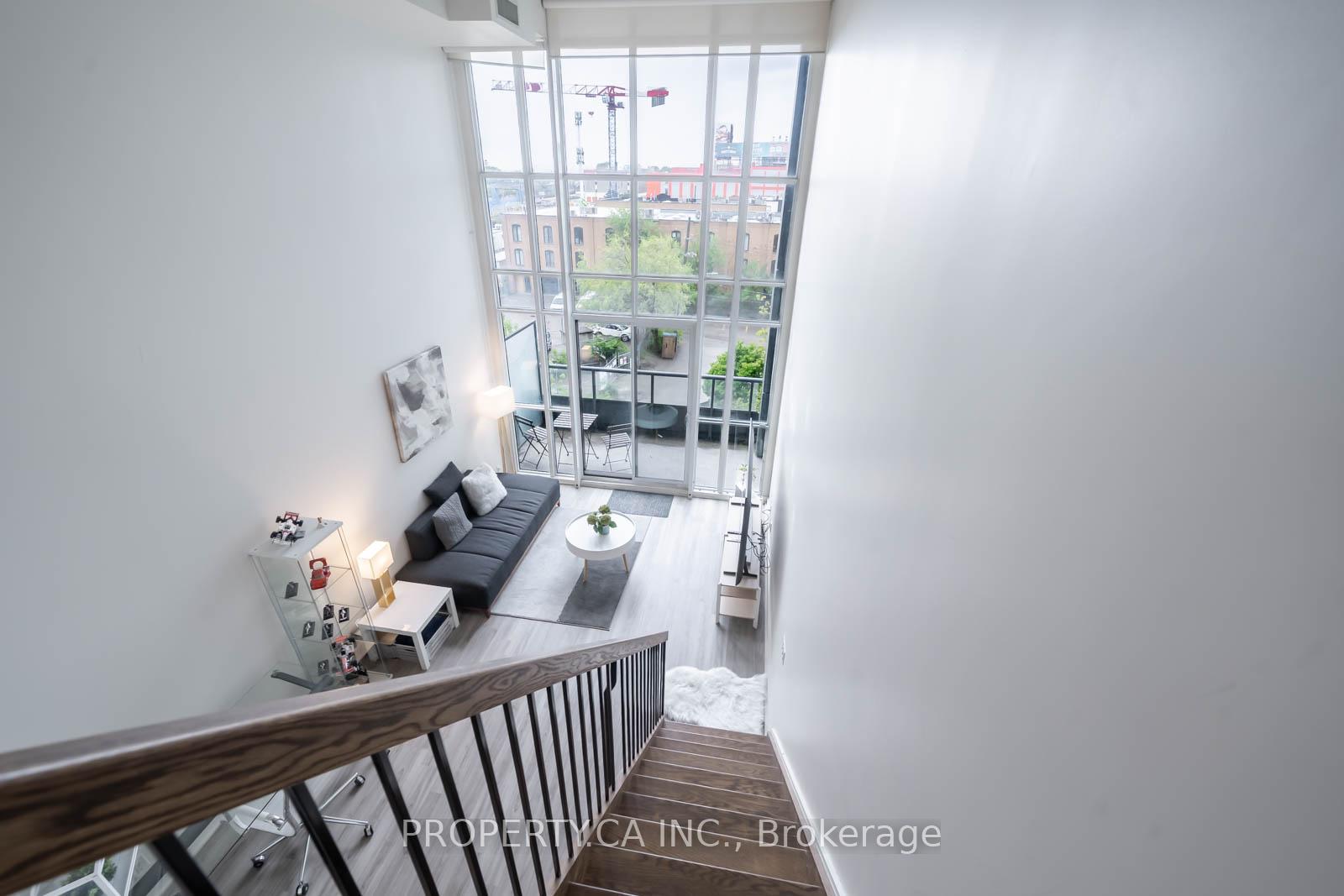 2 Bedrooms Condo at 5 Hanna, Toronto For sale