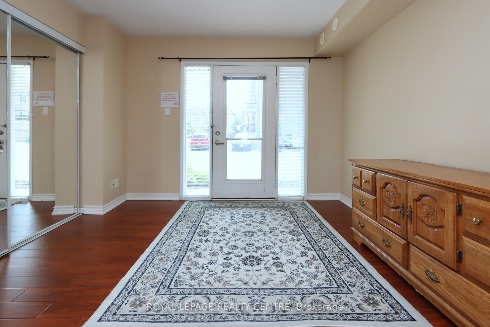 2 Bedrooms Condo at 5100 Winston Churchill, Mississauga For sale