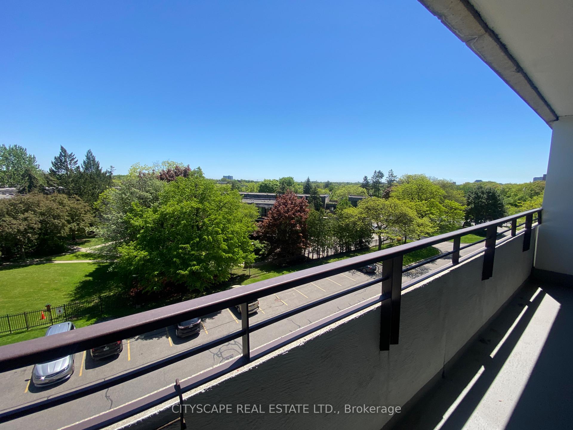 2 Bedrooms Condo at 1320 Mississauga Valley, Mississauga For sale
