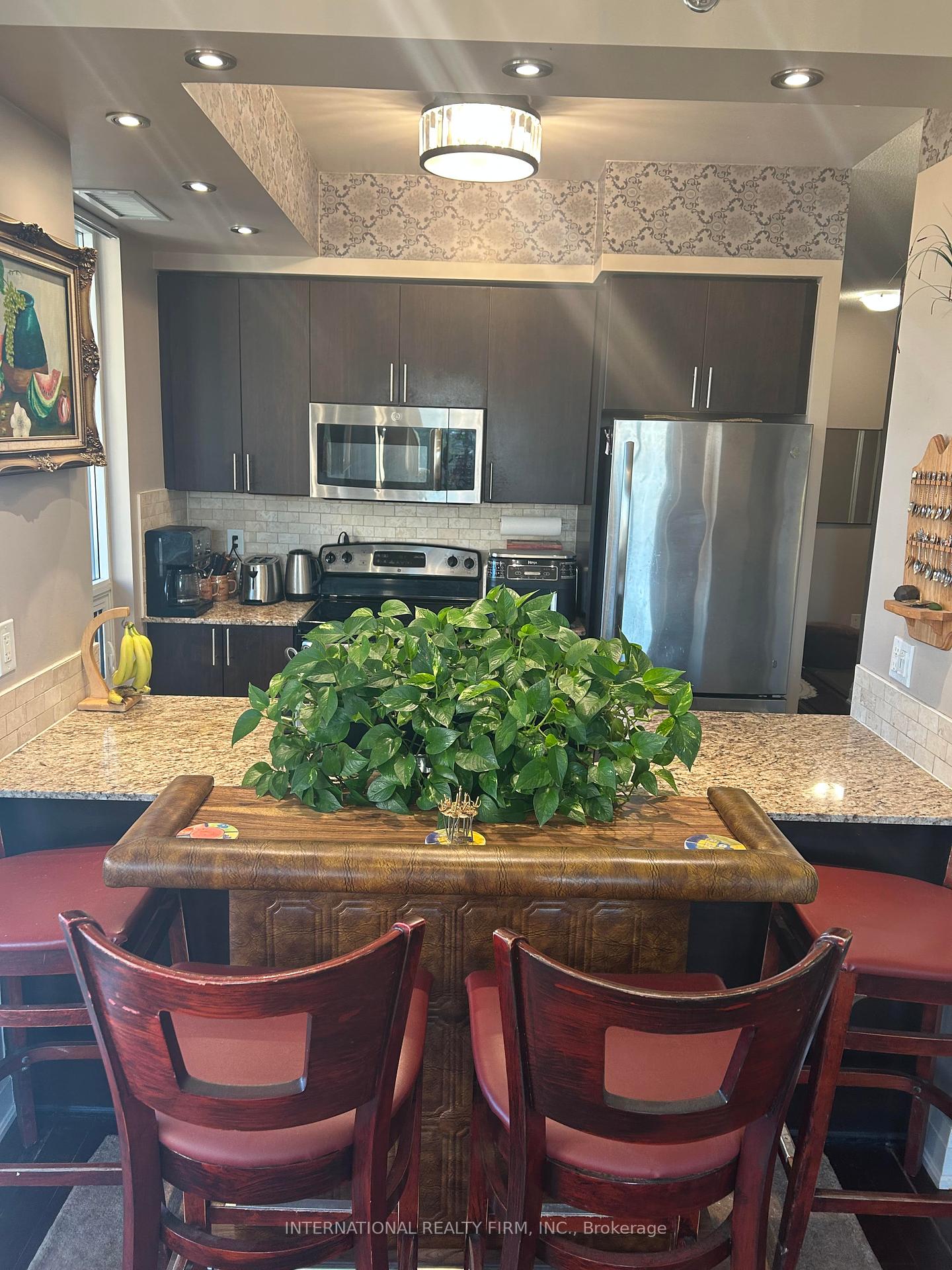 2 Bedrooms Condo at 520 Steeles, Vaughan For sale