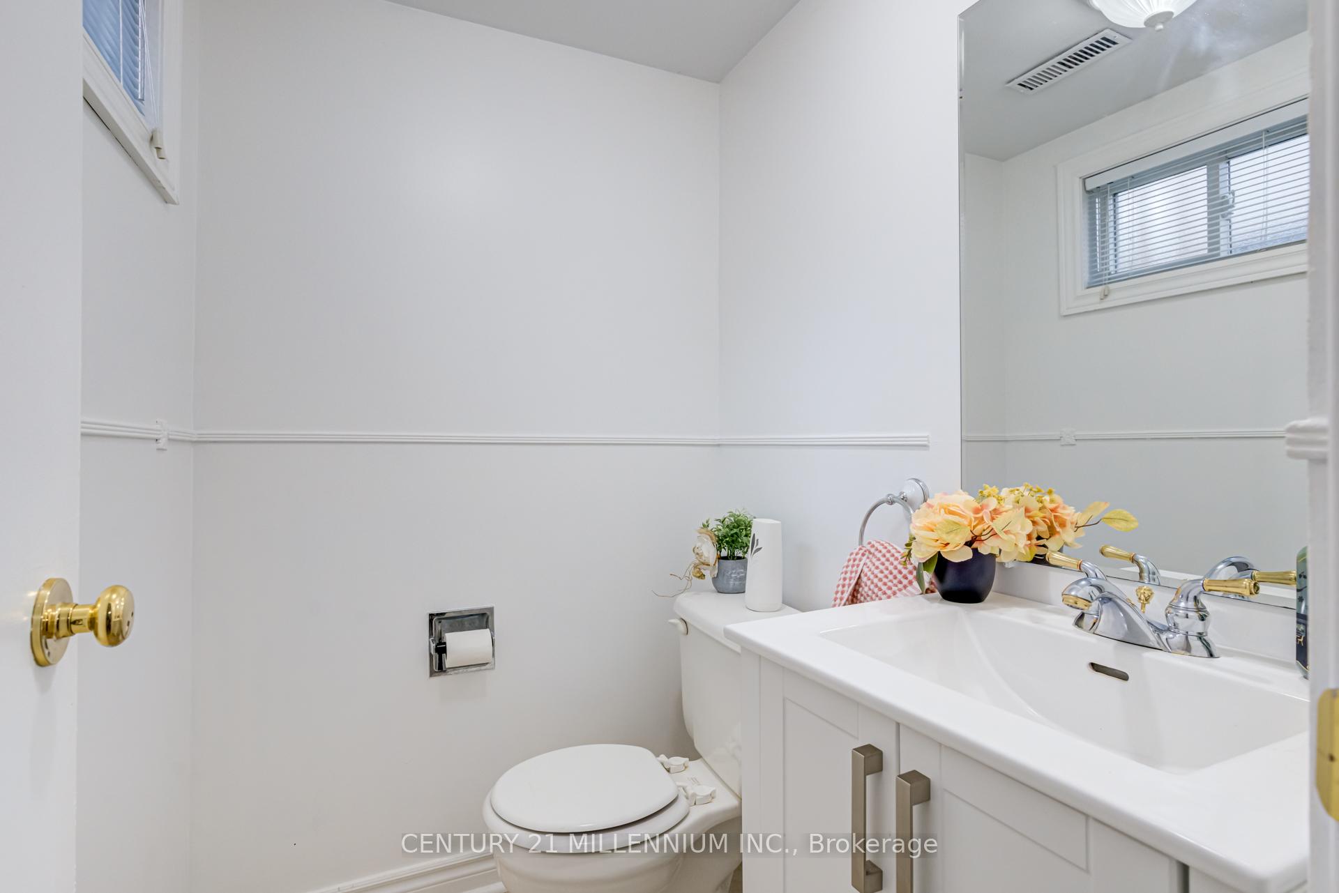 3 Bedrooms Condo at 1536 Sixth, Oakville For sale