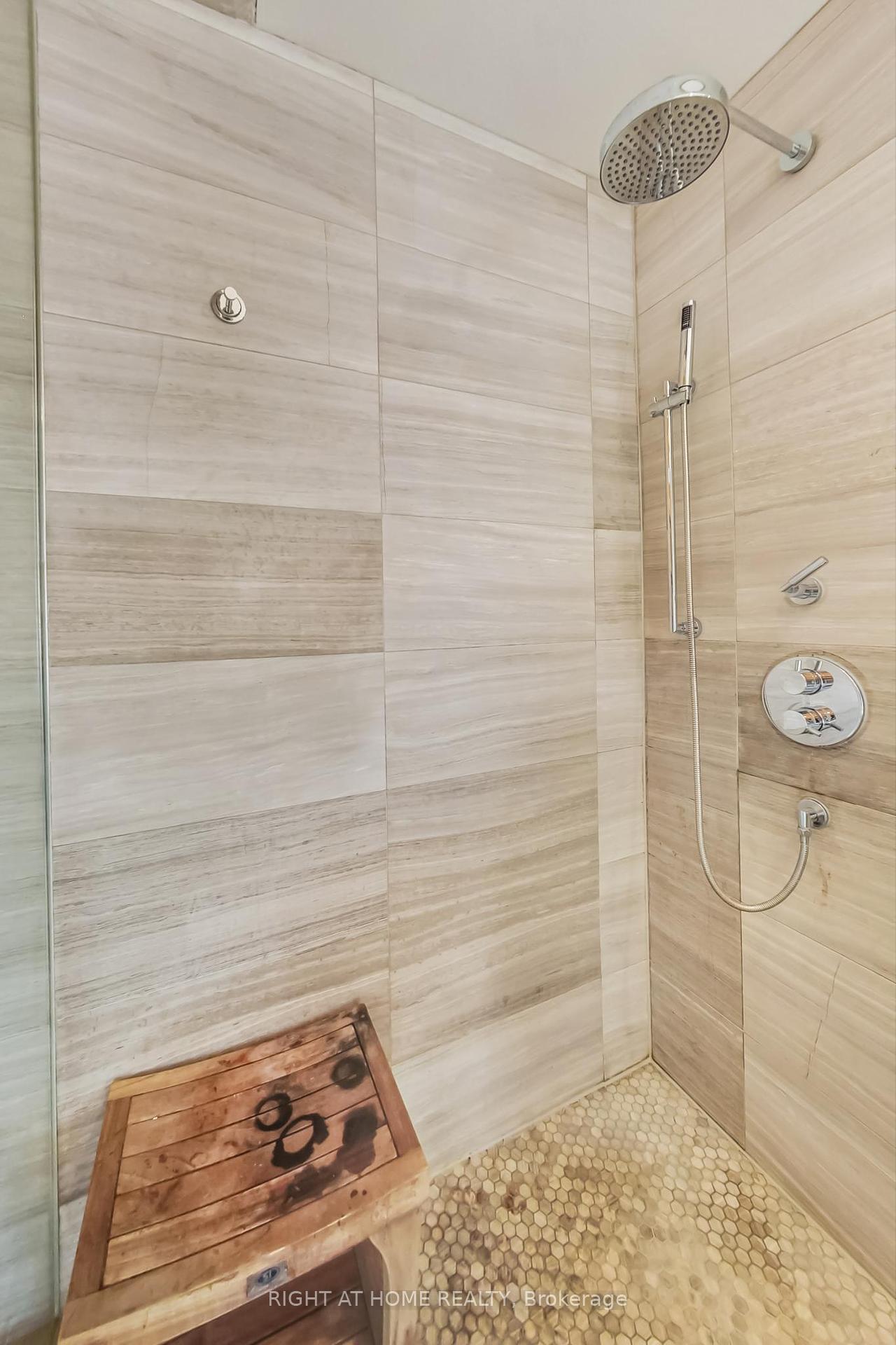 3 Bedrooms Condo at 40 Westmoreland, Toronto For sale