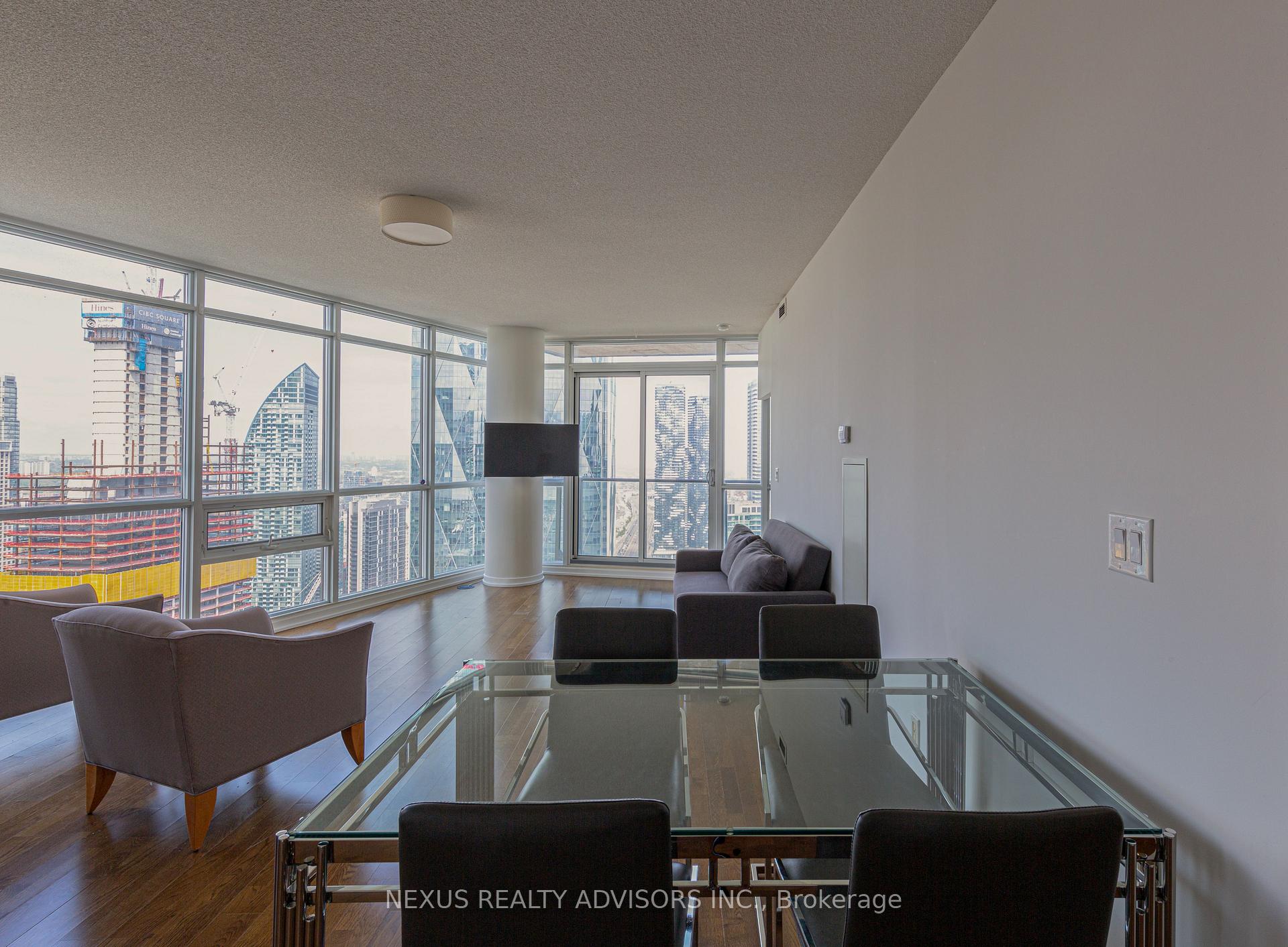 2 Bedrooms Condo at 65 Bremner, Toronto For sale