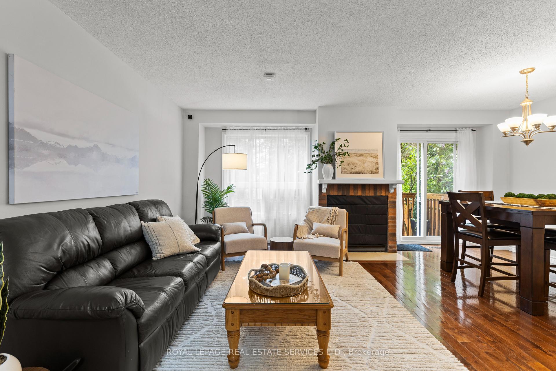 3 Bedrooms Condo at 2065 Amherst Heights, Burlington For sale