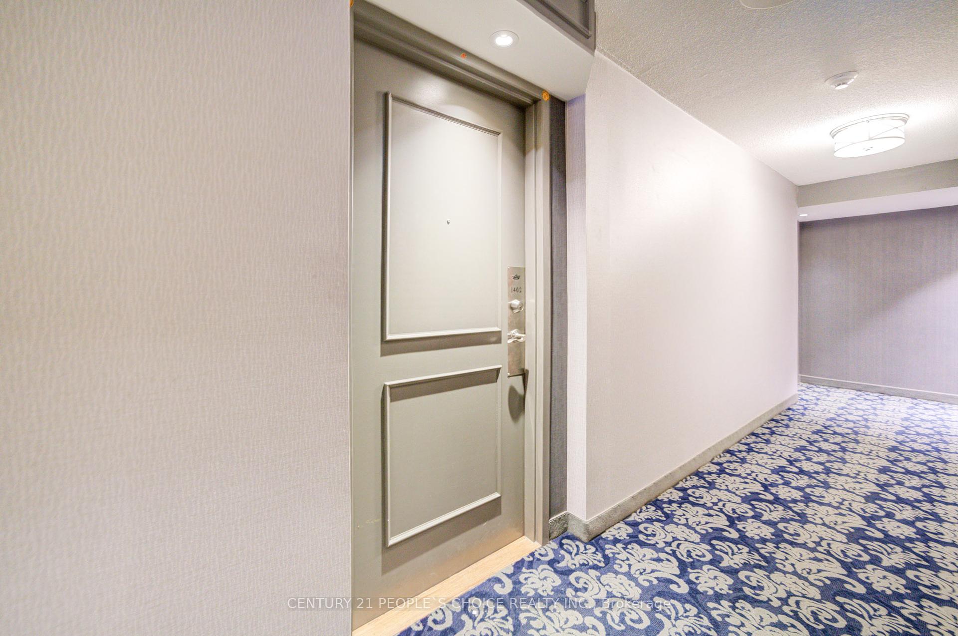 3 Bedrooms Condo at 4460 Tucana, Mississauga For sale