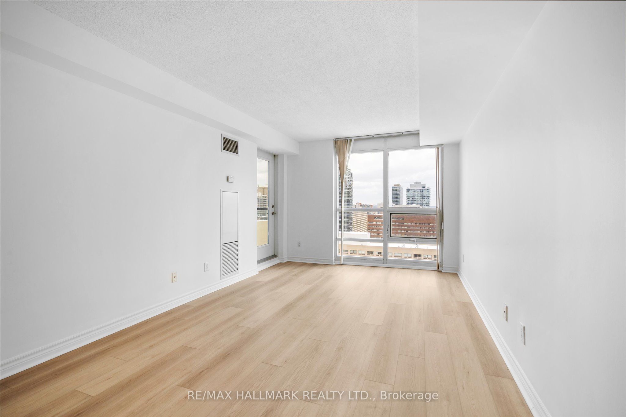761 Bay Street, #2303