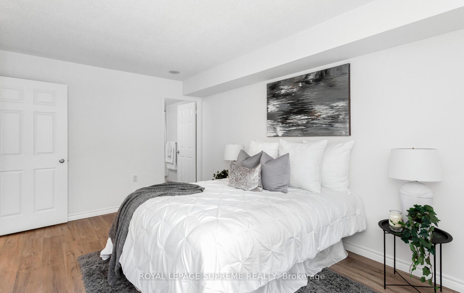 2 Bedrooms Condo at 35 Finch, Toronto For sale