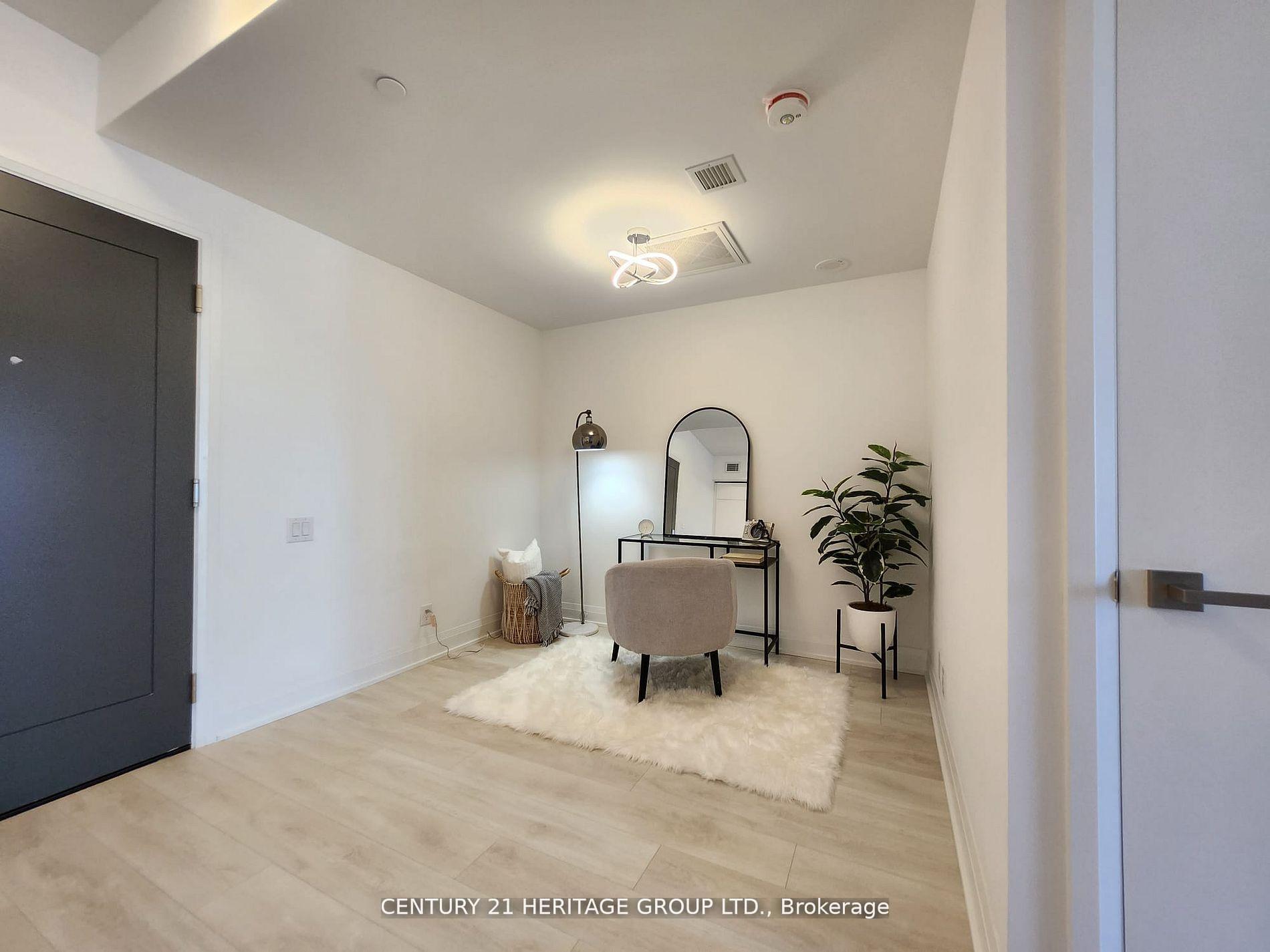 2 Bedrooms Condo at 33 Frederick Todd, Toronto For sale