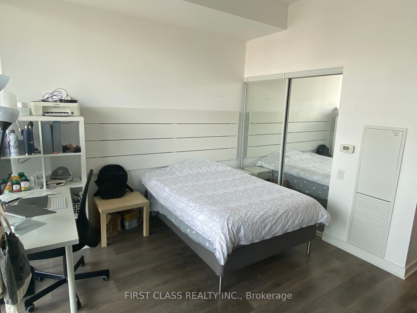 15 Grenville Street, #2906