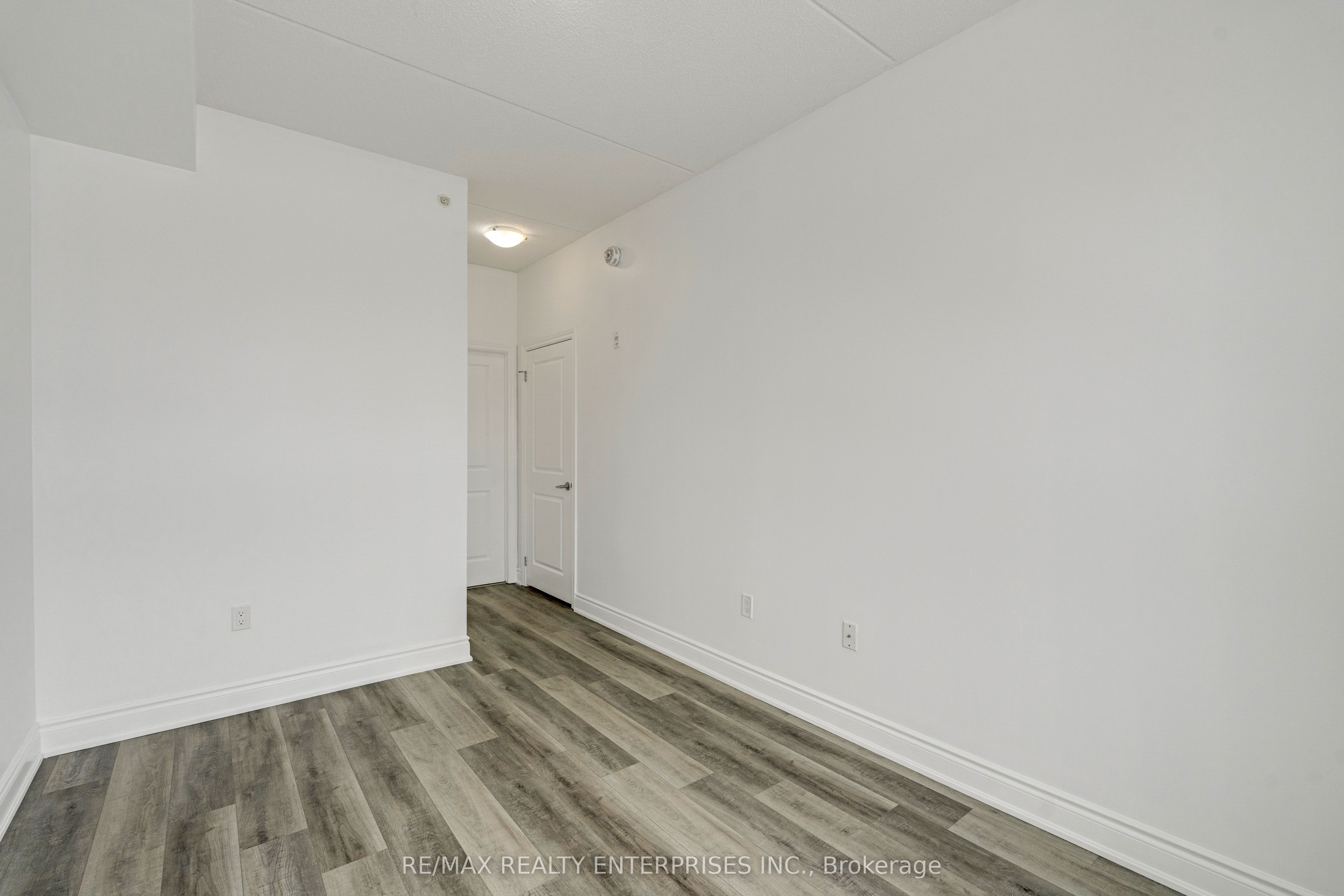 #105 - 640 Sauve Street, Milton, ON L9T 9A7