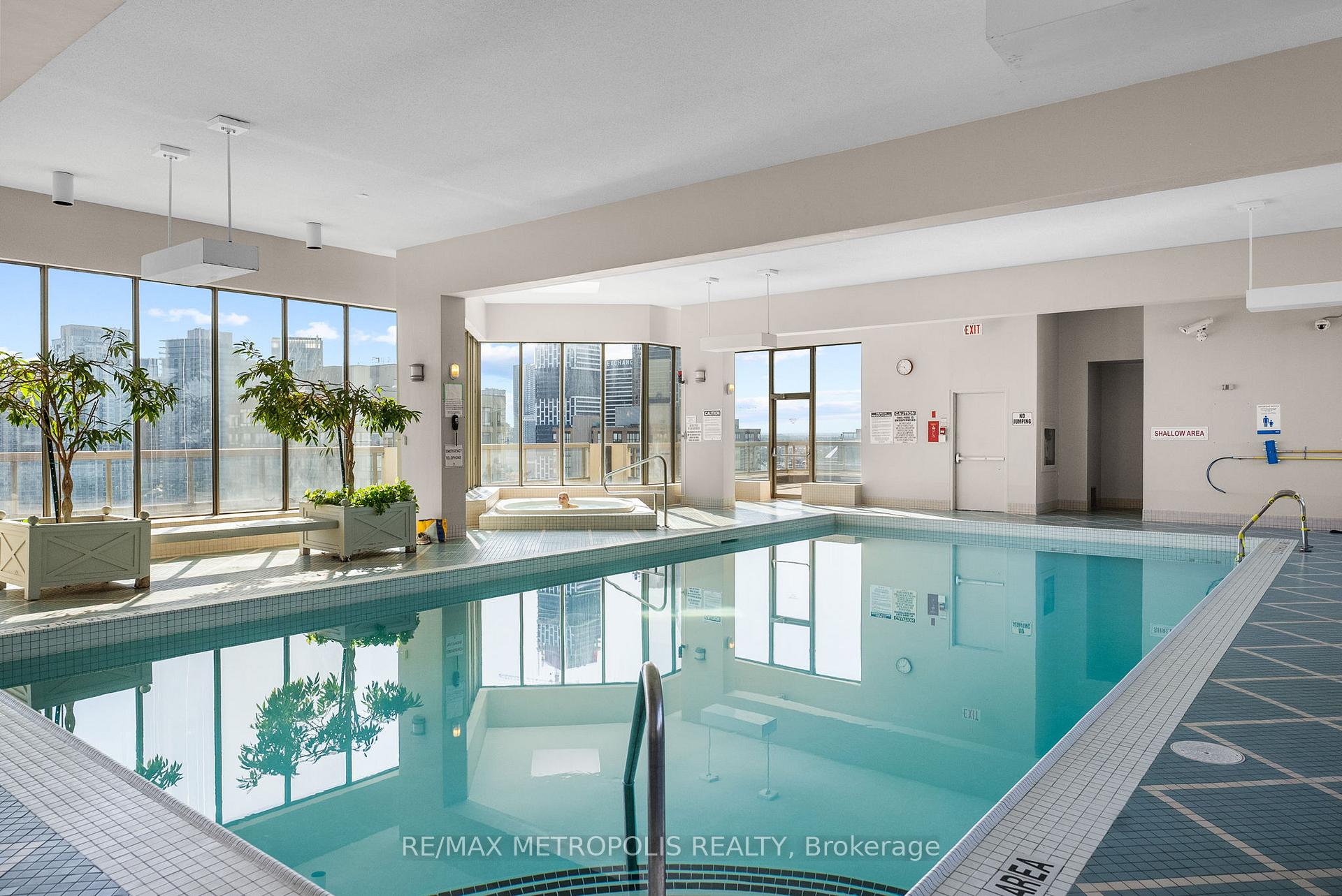 1 Bedroom Condo at 55 Elm, Mississauga For sale