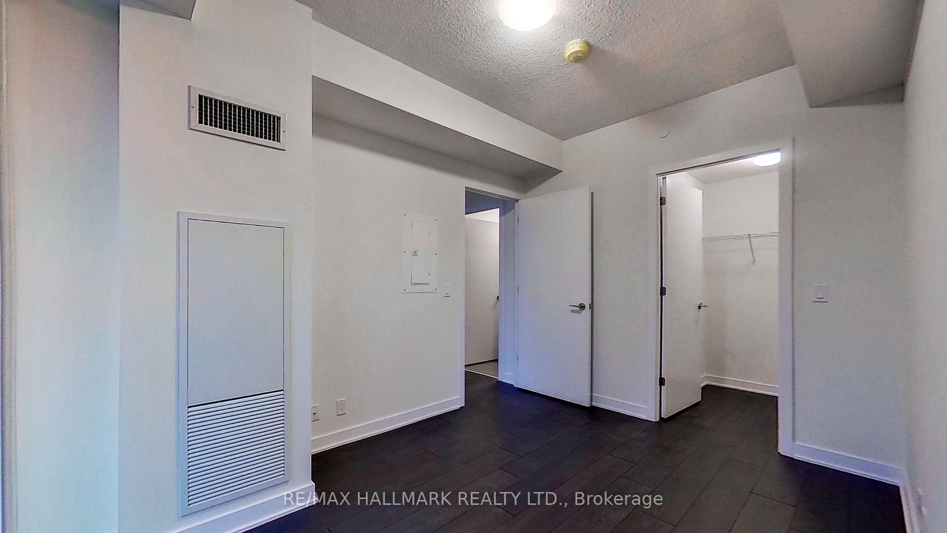 2 Bedrooms Condo at 2221 Yonge,  Toronto For sale