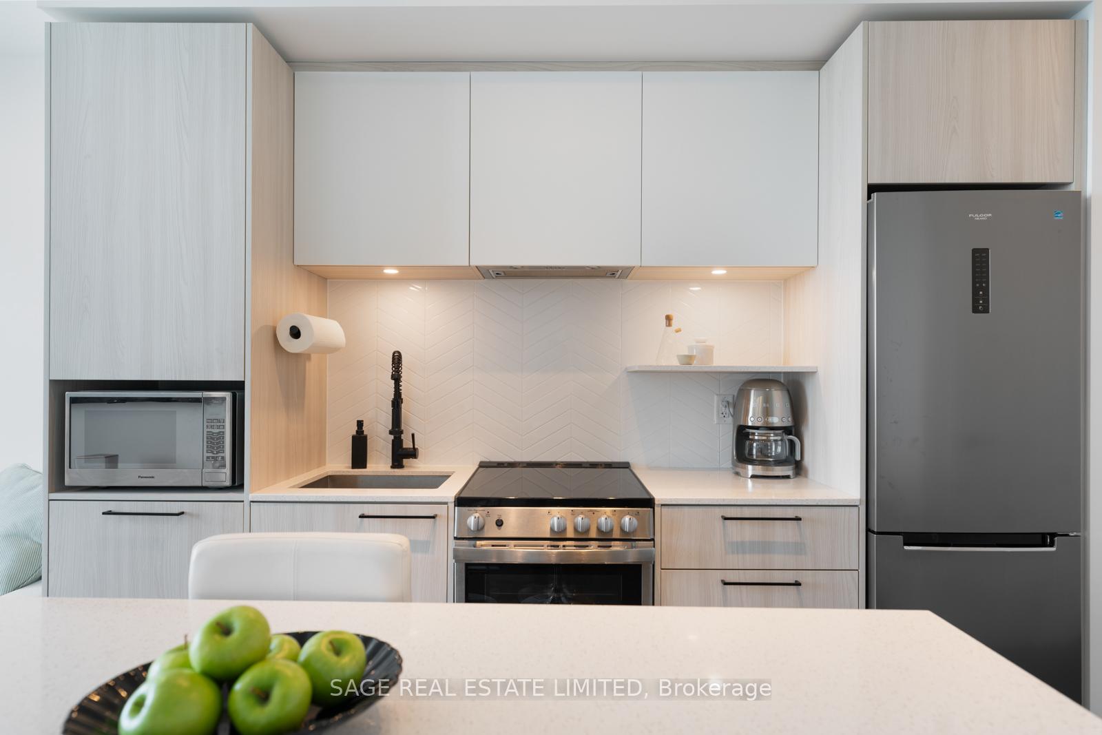 1 Bedroom Condo at 70 Annie Craig, Toronto For sale