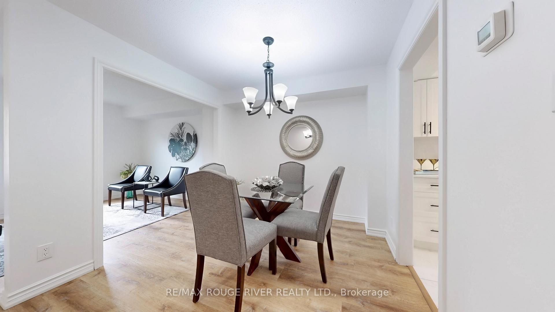 3 Bedrooms Condo at 2 Dowry, Toronto For sale