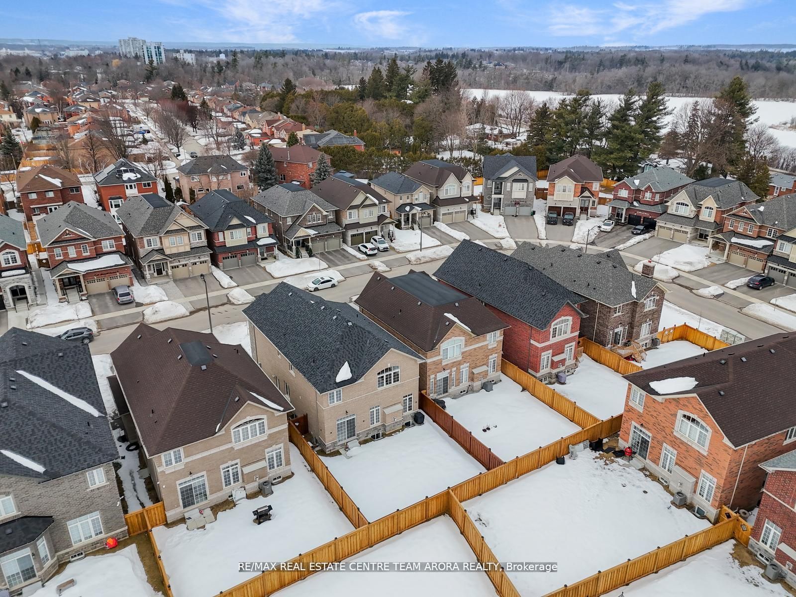 38 Rosewell Crescent