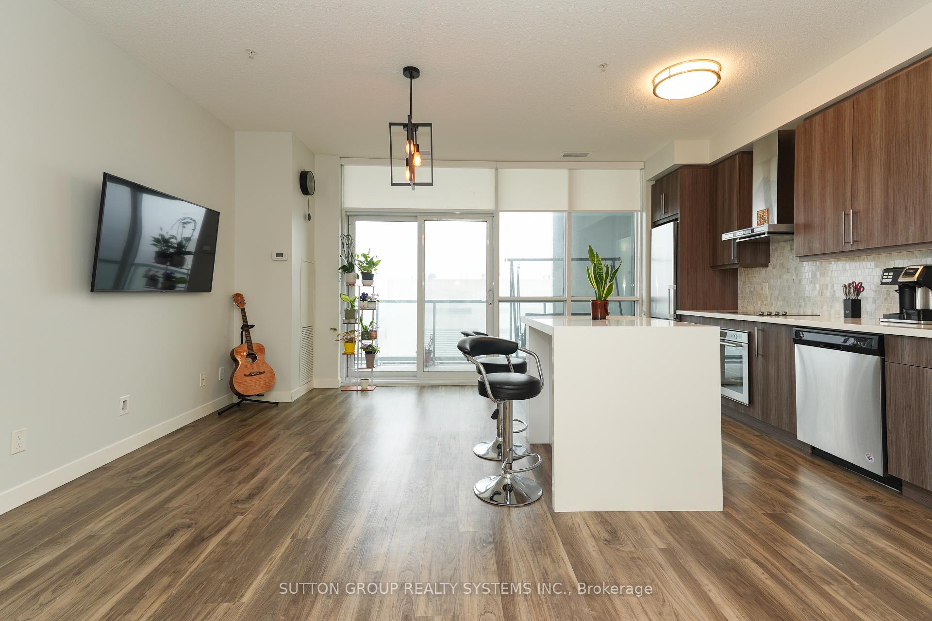 1 Bedroom Condo at 2087 Fairview, Burlington For sale