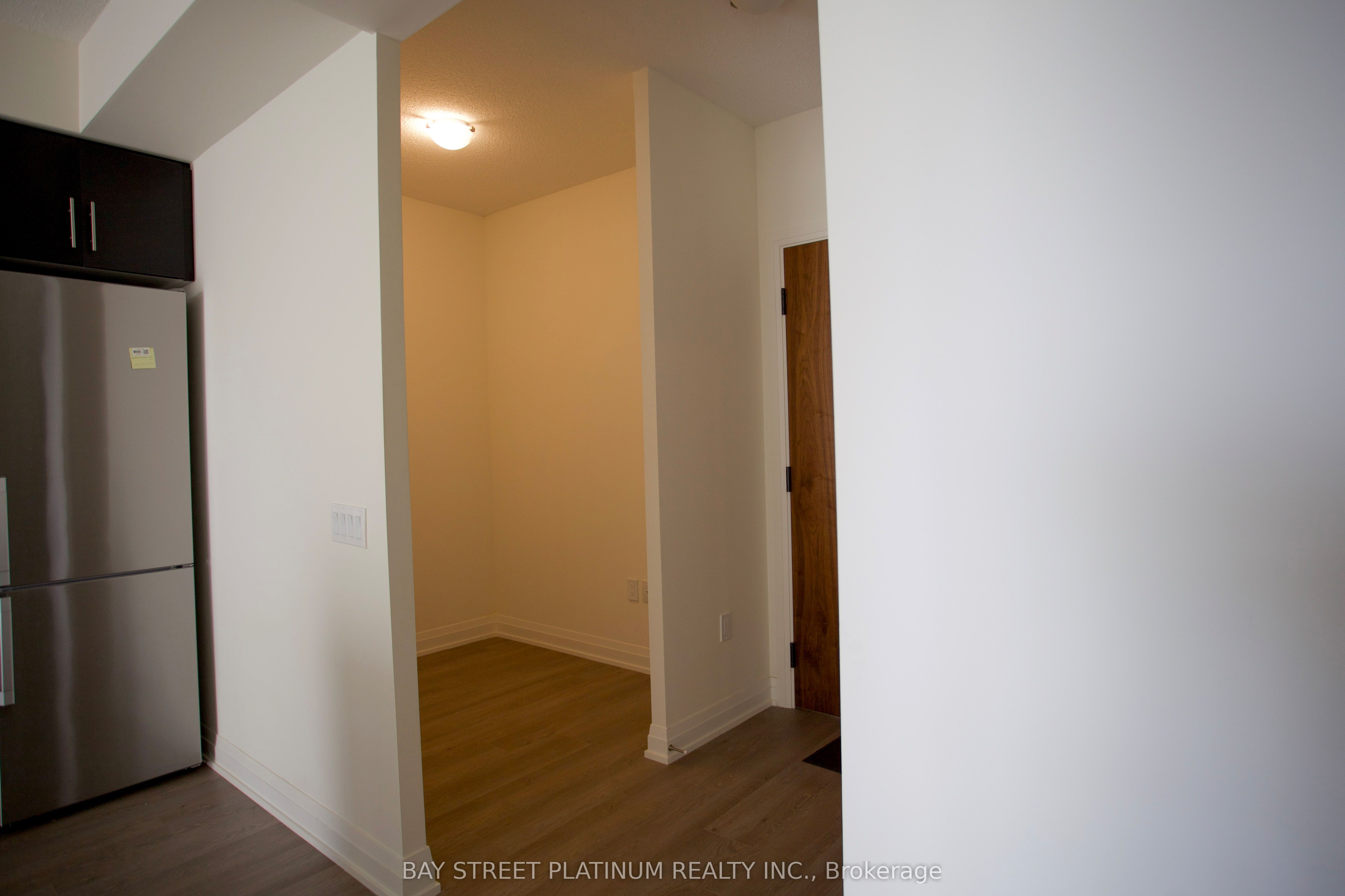 509 DUNDAS Street, #602