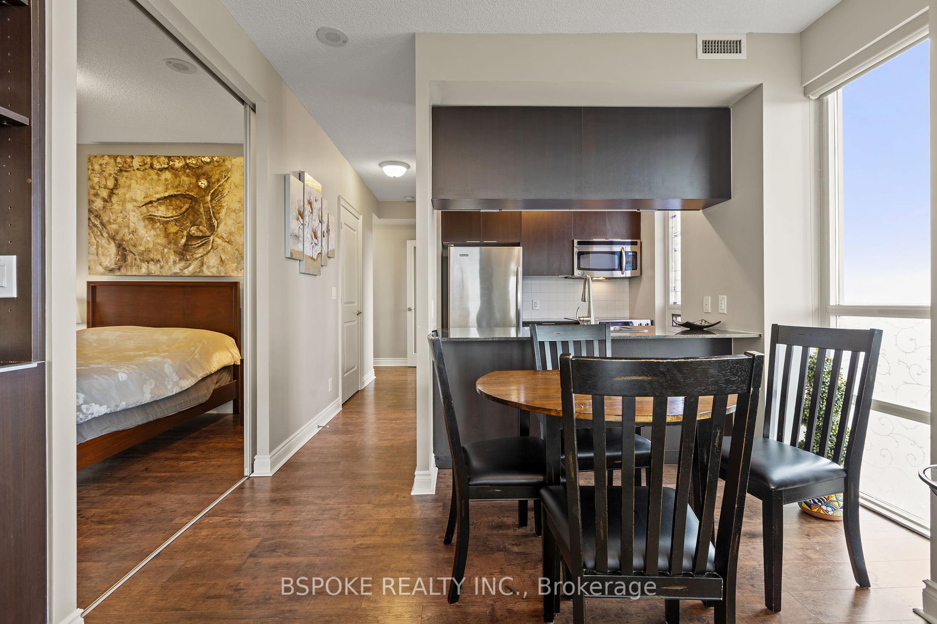 2 Bedrooms Condo at 16 Brookers, Toronto For sale