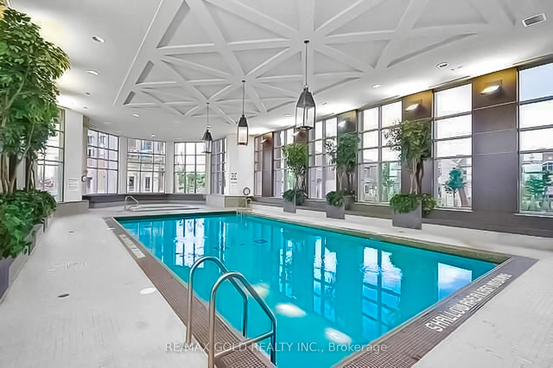 2 Bedrooms Condo at 388 Prince Of Wales, Mississauga For sale