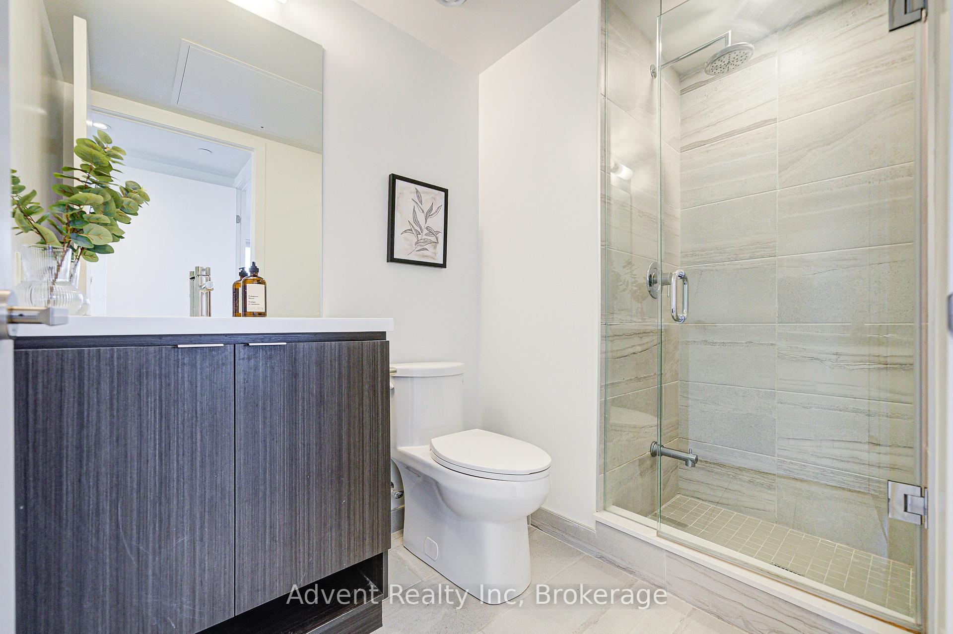2 Bedrooms Condo at 55 Cooper,  Toronto For sale