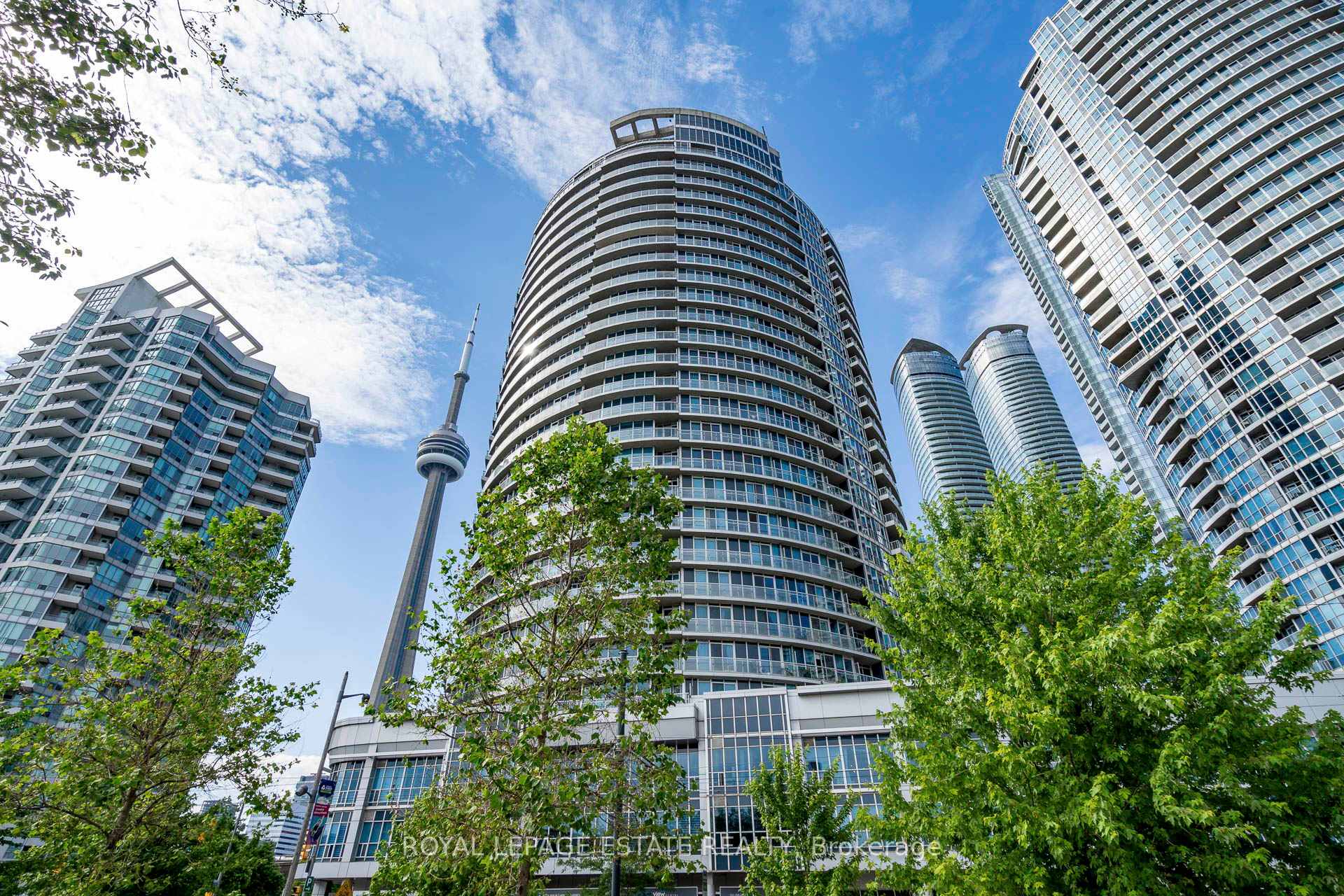 3 Bedrooms Condo at 218 Queens, Toronto For sale