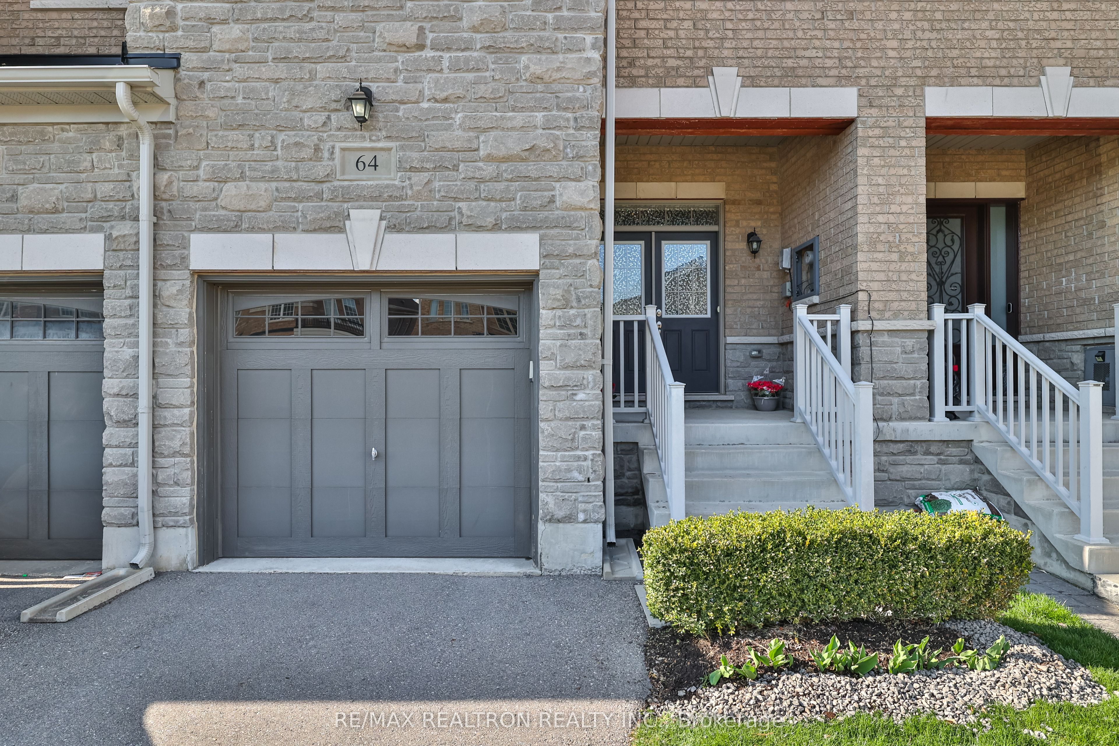 64 Paper Mills Crescent, Richmond Hill, ON L4E 0V4