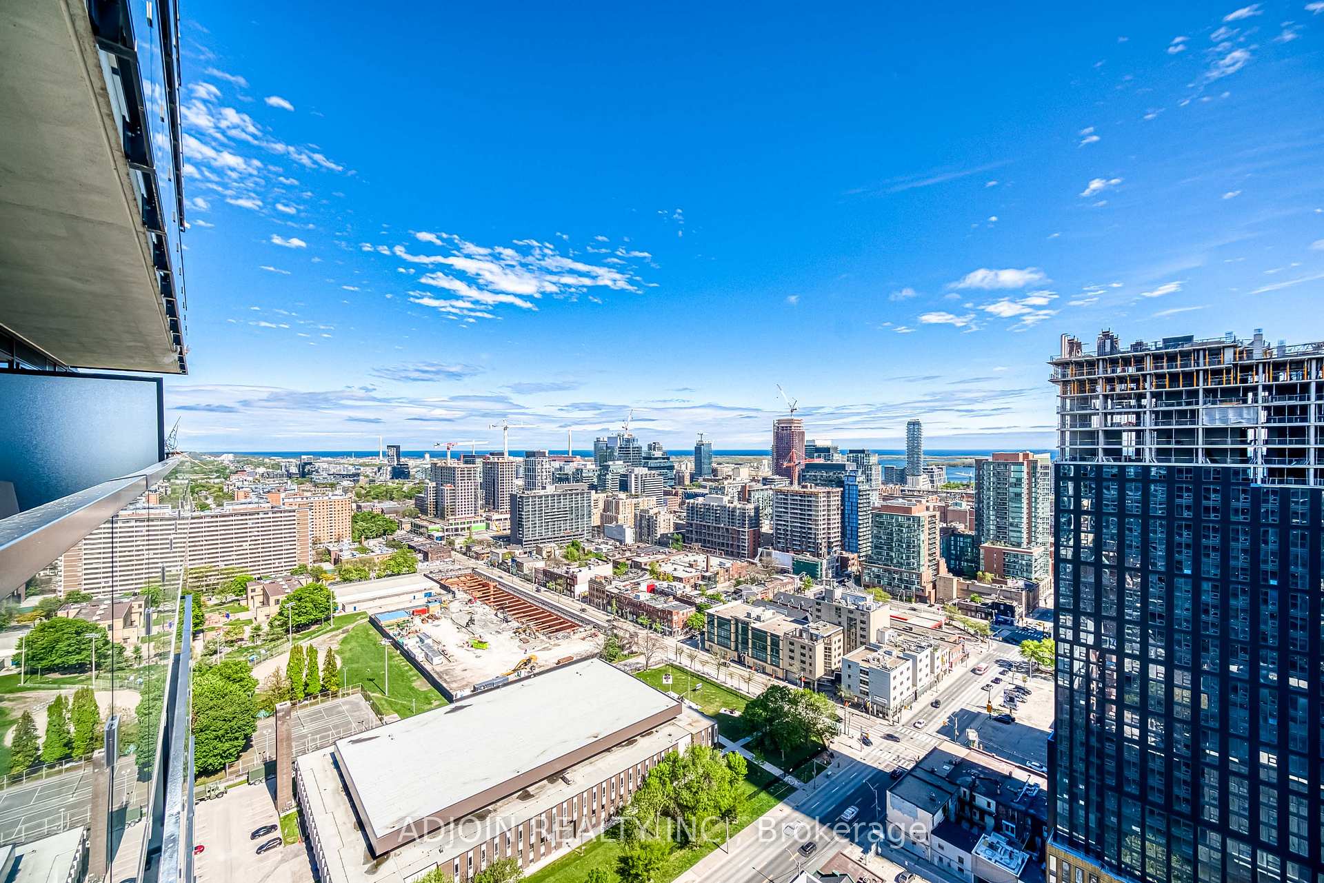 2 Bedrooms Condo at 47 Mutual, Toronto For sale
