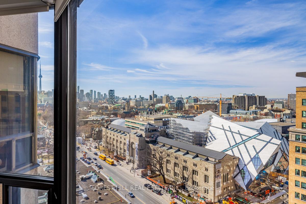 2 Bedrooms Condo at 175 Cumberland, Toronto For sale