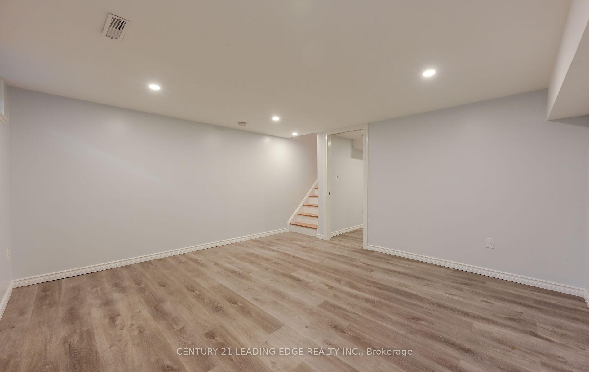 5 Bedrooms Condo at 28 Livingston, Toronto For sale