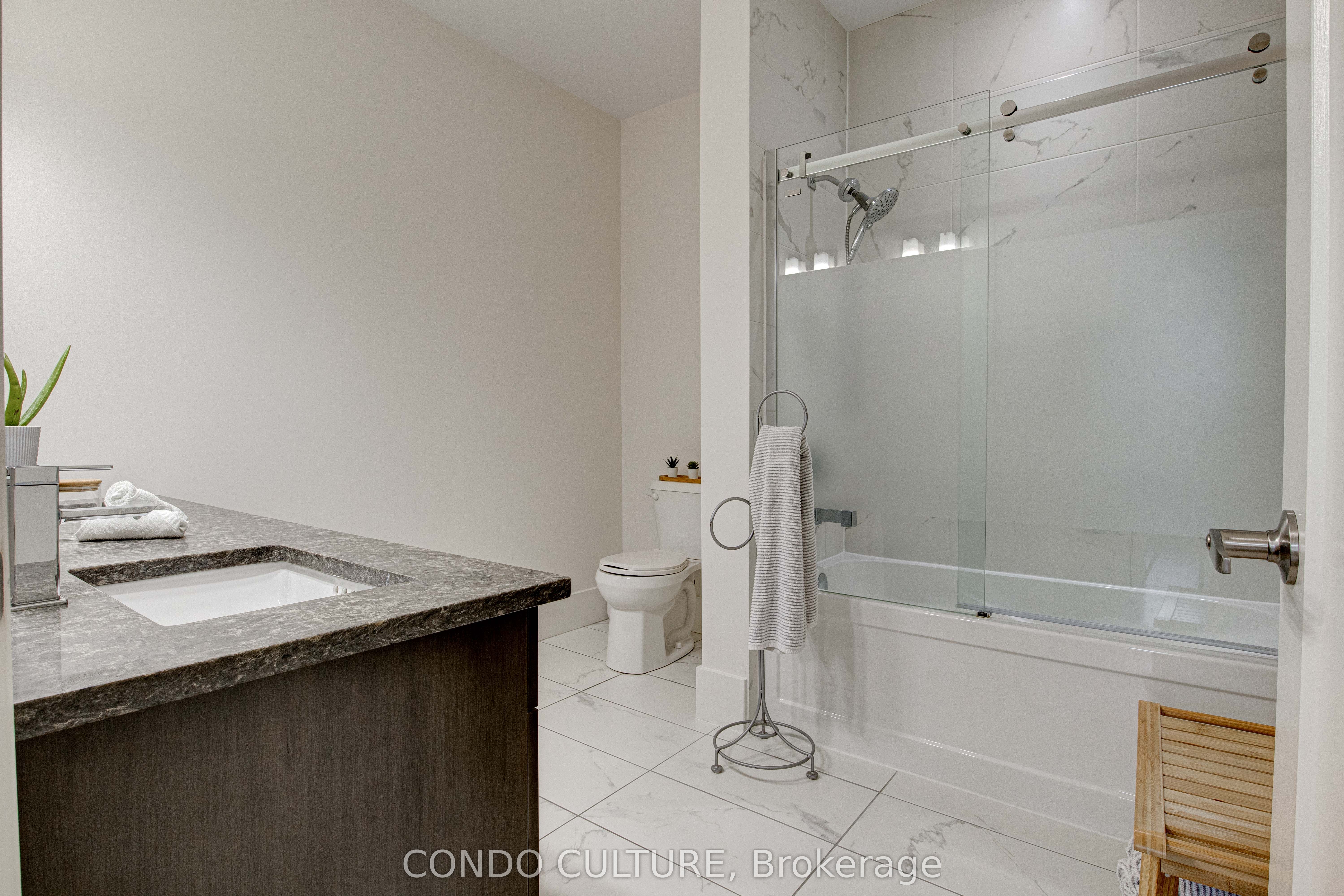 1 Victoria Street S, #1902