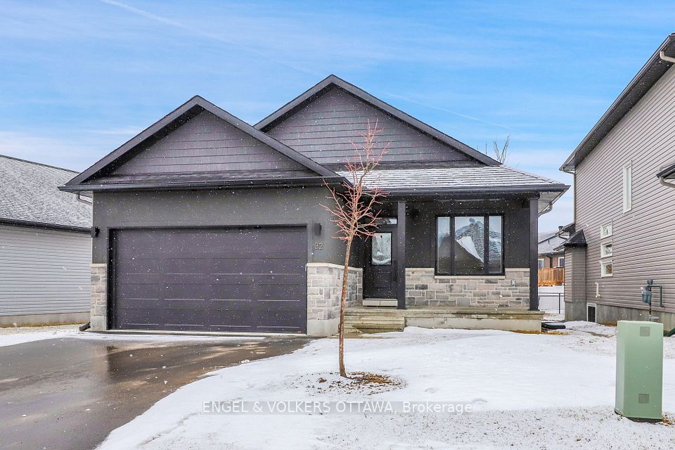 32 Seabert Drive, Arnprior, ON K7S 3N2