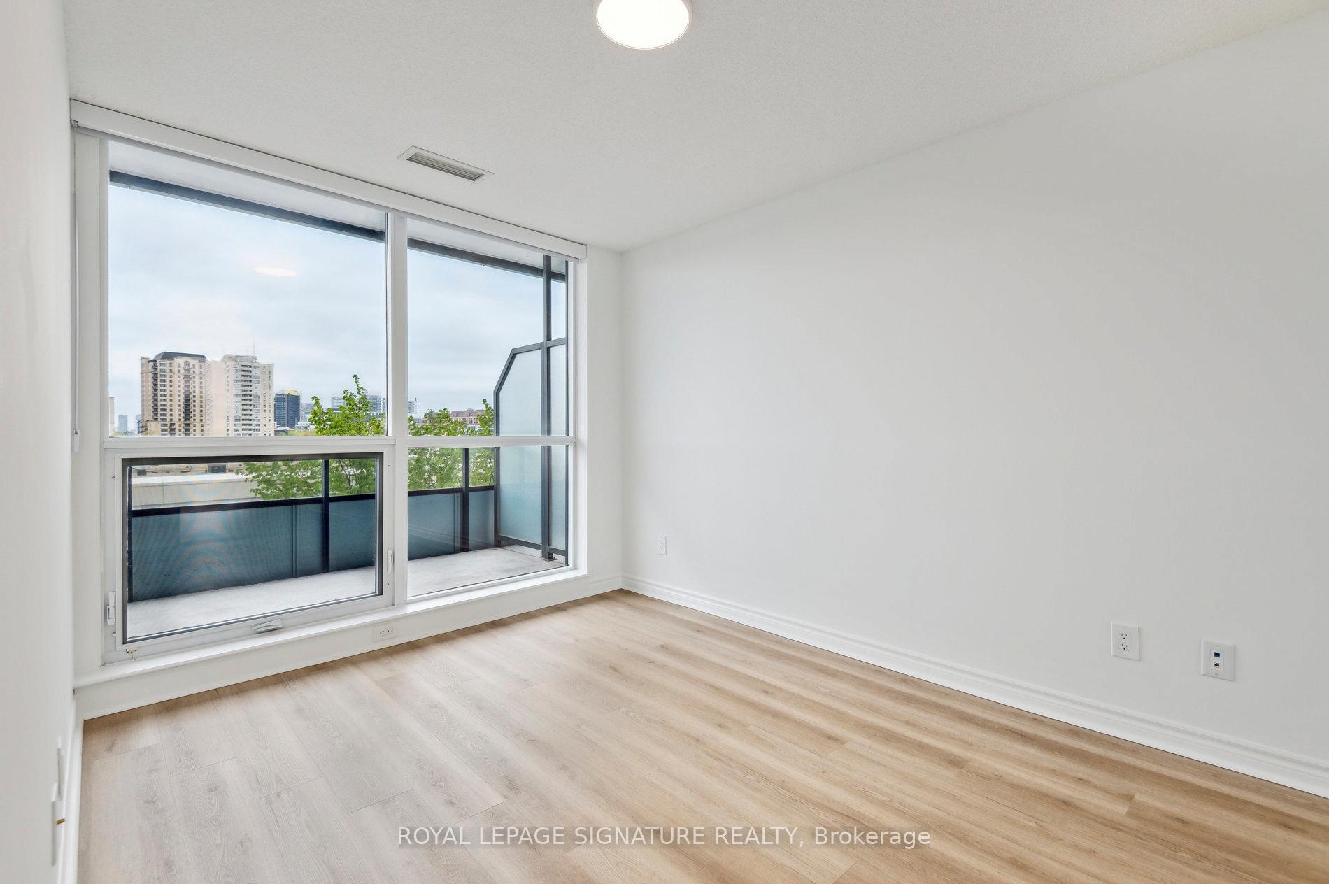 2 Bedrooms Condo at 2885 Bayview, Toronto For sale