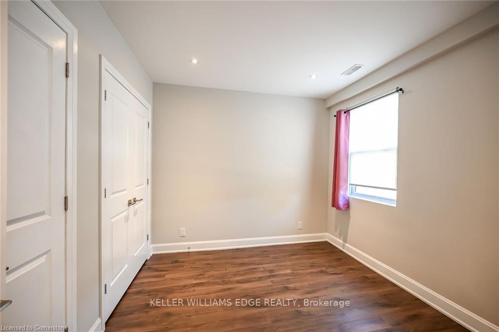 2 Bedrooms Condo at 2 King,  Hamilton For sale