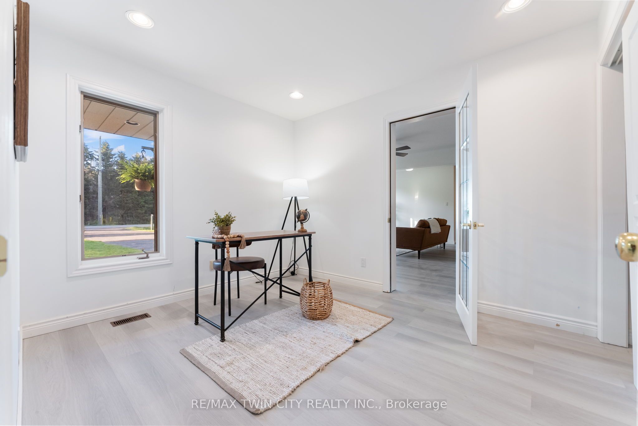 37 River Road