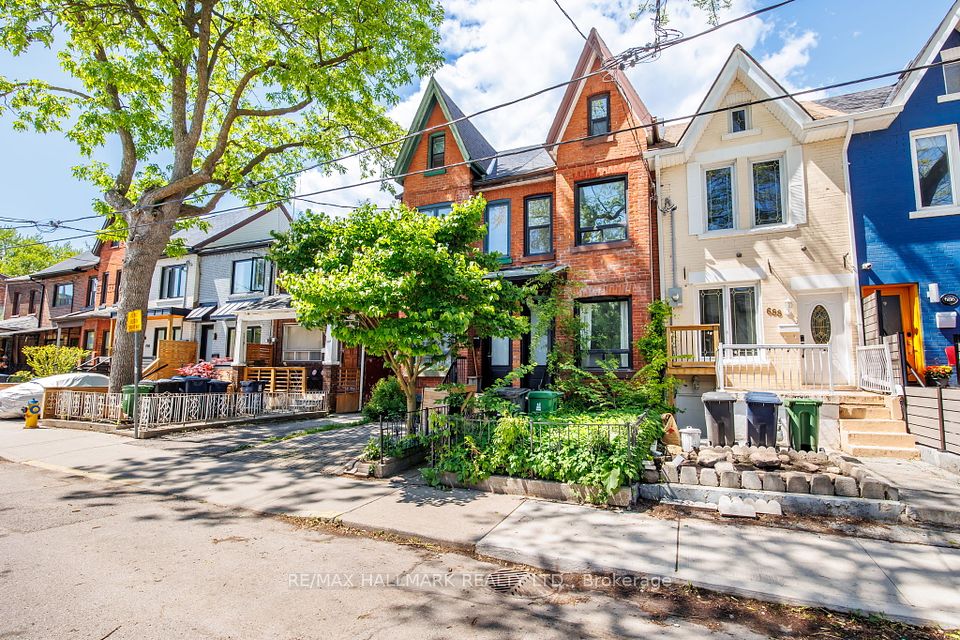 690 Adelaide